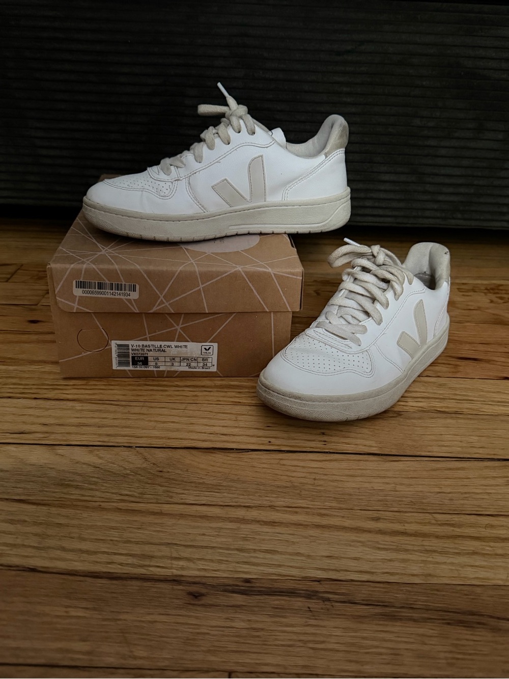 Ven sneakers size women’s 5